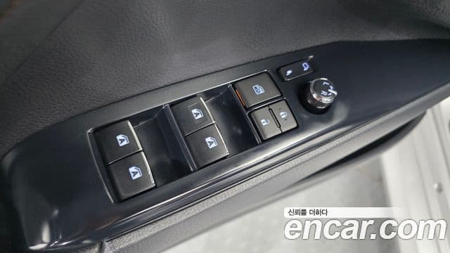 Toyota Camry 2018 — Şəkil 9/20