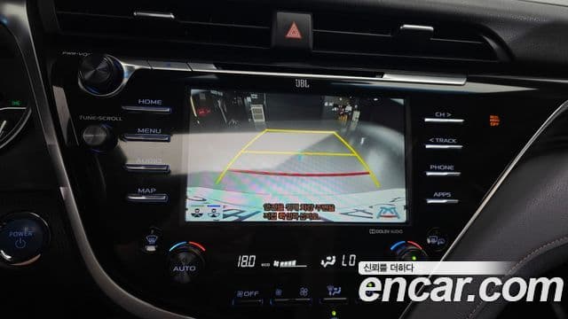Toyota Camry 2018 — Şəkil 2/20