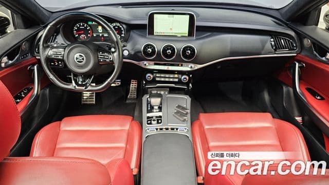 Kia Stinger 2018 — ფოტო 10/20