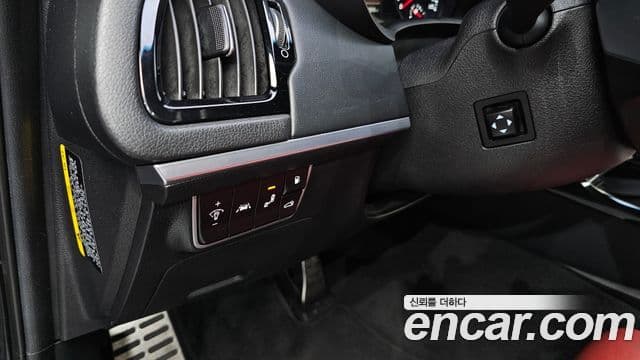 Kia Stinger 2018 — ფოტო 14/20