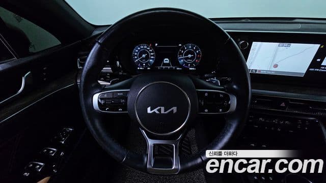 Kia K5 2022 — ფოტო 14/20