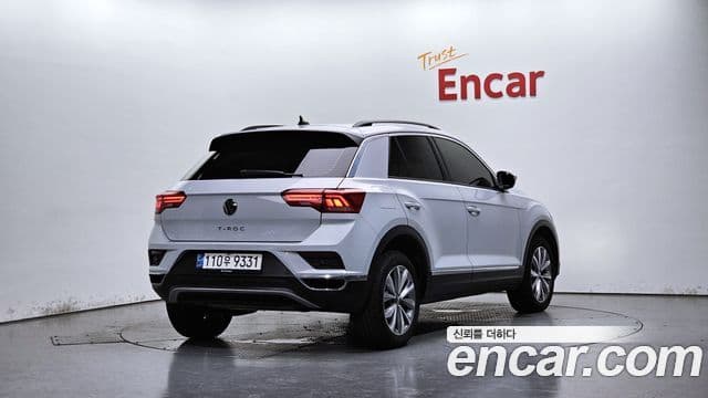 Volkswagen T-Roc 2021 — ფოტო 2/20