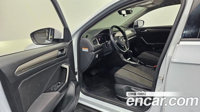 Volkswagen T-Roc 2021 — ფოტო 10/20