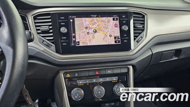 Volkswagen T-Roc 2021 — ფოტო 14/20