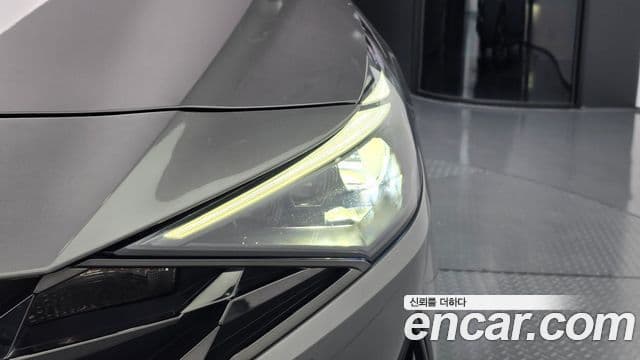 Hyundai The New Avante Hybrid 2021 — Photo 14/32
