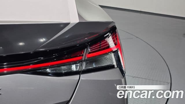 Hyundai The New Avante Hybrid 2021 — Photo 3/32
