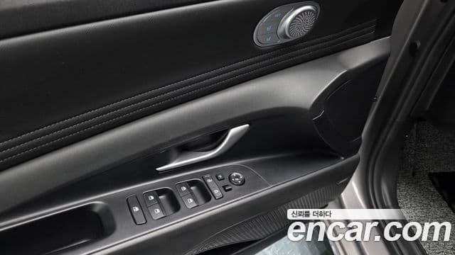 Hyundai The New Avante Hybrid 2021 — Photo 15/32
