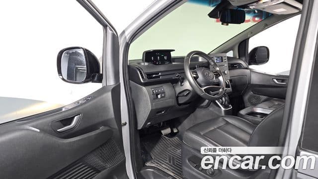 Hyundai Staria 2023 — Фото 10/20