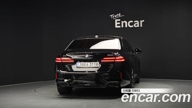 BMW 5 Series 2025 — ფოტო 4/20