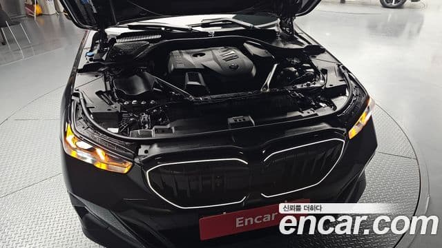 BMW 5 Series 2025 — ფოტო 6/20