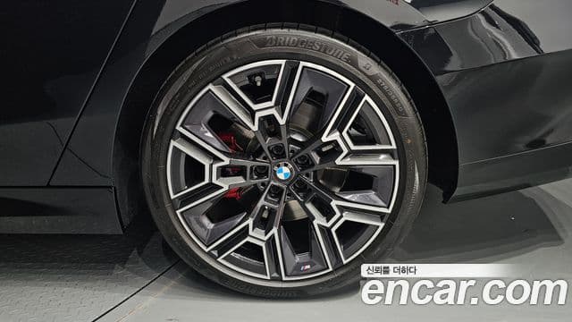 BMW 5 Series 2025 — Photo 11/34