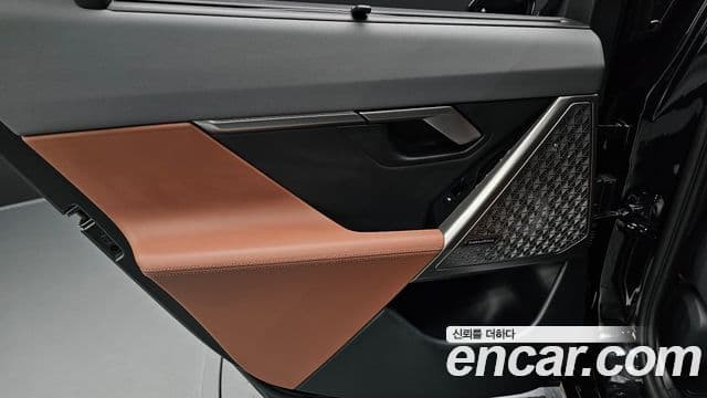 BMW 5 Series 2025 — Photo 21/34