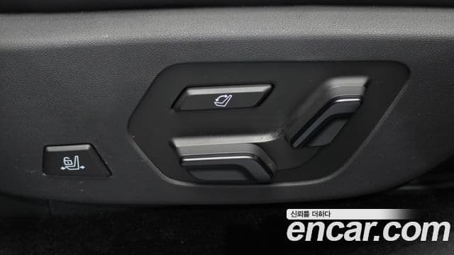Hyundai Santa Fe 2024 — ფოტო 14/20