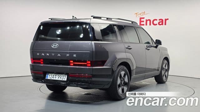 Hyundai Santa Fe 2023 — ფოტო 2/20