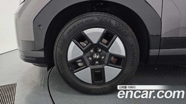 Hyundai Santa Fe 2023 — ფოტო 5/20