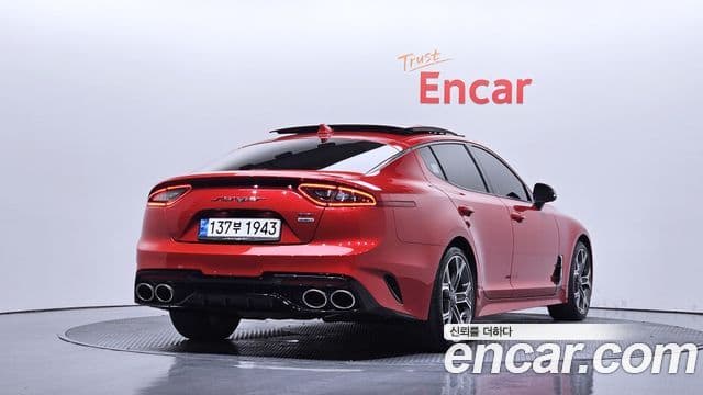 Kia Stinger 2020 — Фото 2/20