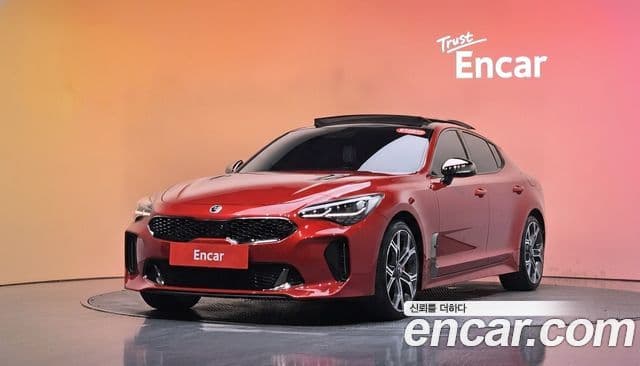 Kia Stinger 2020 — Фото 1/20