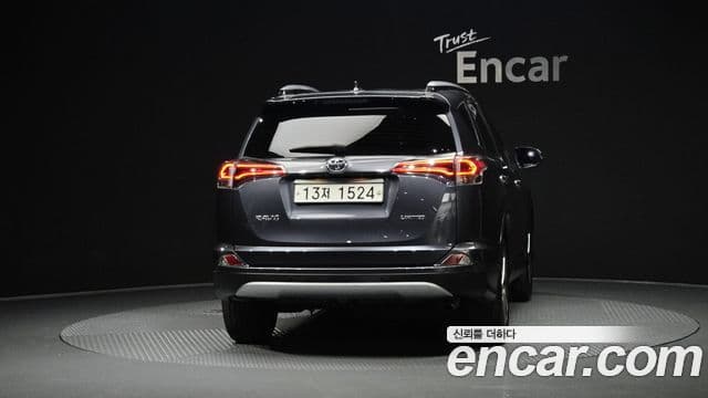 Toyota RAV4 2018 — фото 4 из 20