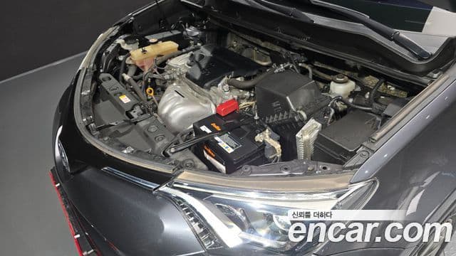 Toyota RAV4 2018 — ფოტო 6/20