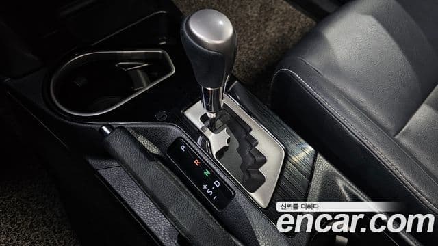 Toyota RAV4 2018 — ფოტო 9/20