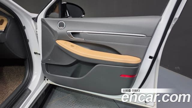 Hyundai Sonata Hybrid 2022 — Şəkil 16/39