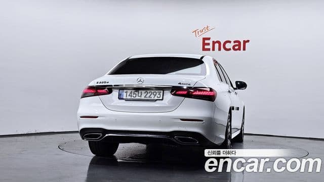 Mercedes-Benz E-Class 2020 — Фото 4/20