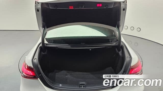 Mercedes-Benz E-Class 2020 — Фото 19/20