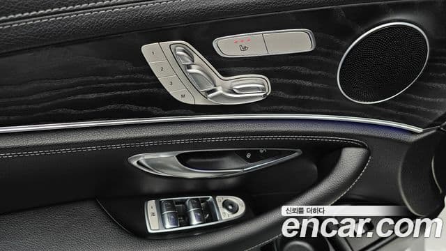 Mercedes-Benz E-Class 2020 — Фото 20/20
