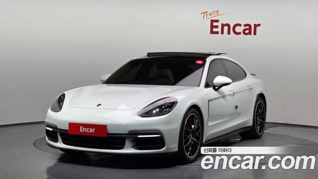 Porsche Panamera 2018 — Photo 16/32