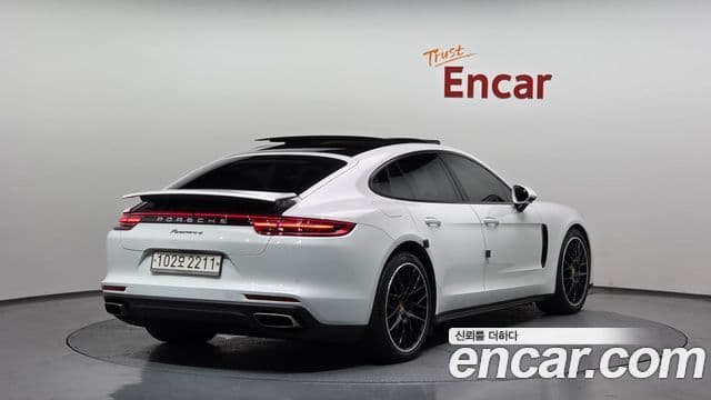 Porsche Panamera 2018 — Photo 2/32