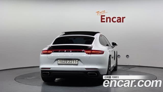 Porsche Panamera 2018 — Photo 27/32
