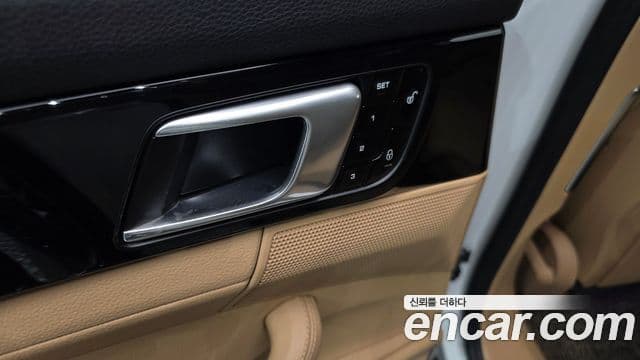 Porsche Panamera 2018 — Photo 32/32