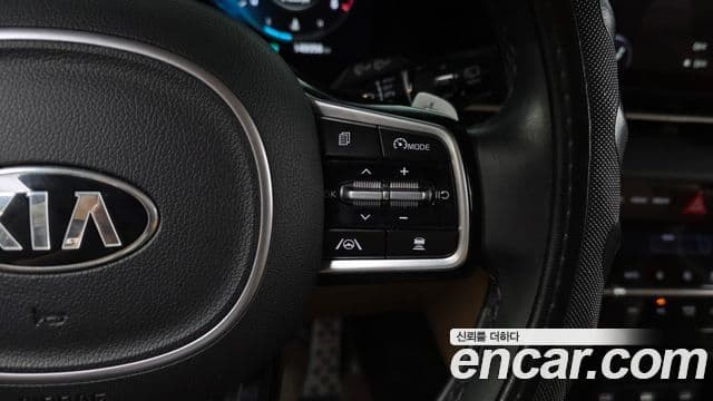Kia Carnival 2021 — Şəkil 18/20