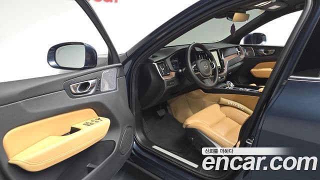 Volvo XC60 2024 — ფოტო 10/20