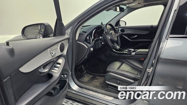 Mercedes-Benz GLC-Class 2019 — Şəkil 10/20