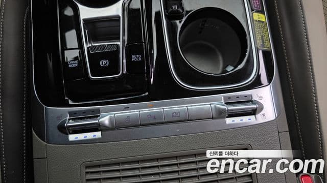 Kia Carnival 2022 — Şəkil 19/20