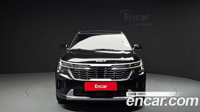 Kia Seltos 2023 — ფოტო 2/20
