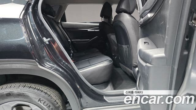 Kia Seltos 2023 — ფოტო 11/20