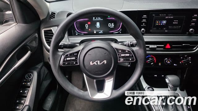 Kia Seltos 2023 — ფოტო 12/20