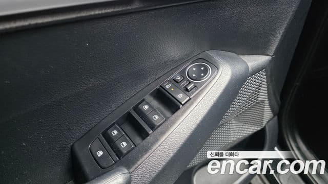 Kia Seltos 2023 — ფოტო 13/20