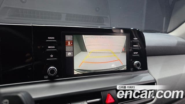 Kia Seltos 2023 — ფოტო 17/20