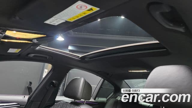 BMW 5 Series 2018 — ფოტო 16/20