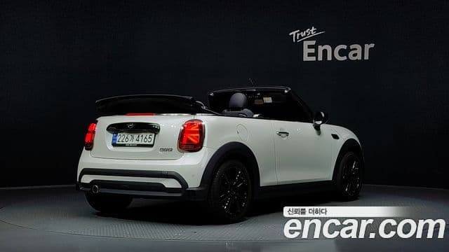 Mini Cooper Convertible 2024 — Photo 6/20