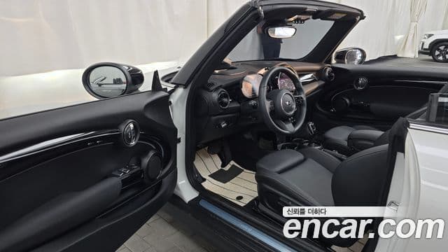 Mini Cooper Convertible 2024 — Photo 2/20