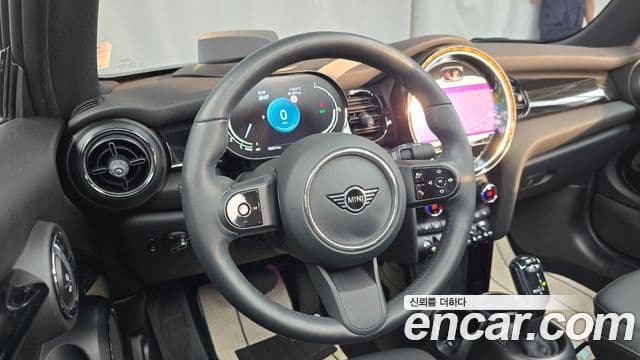 Mini Cooper Convertible 2024 — Photo 14/20