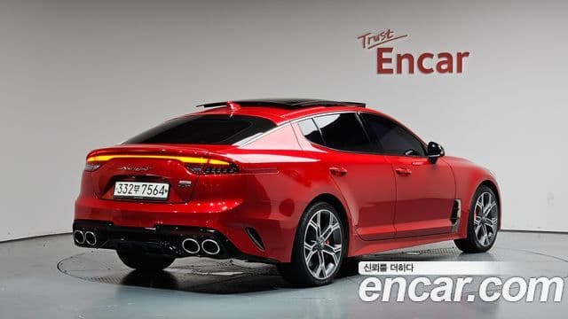 Kia Stinger 2019 — Фото 2/20