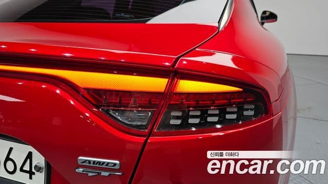Kia Stinger 2019 — Şəkil 10/36