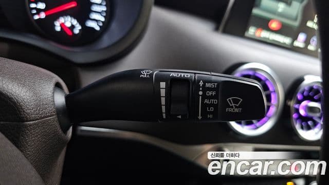 Kia Stinger 2019 — Şəkil 35/36