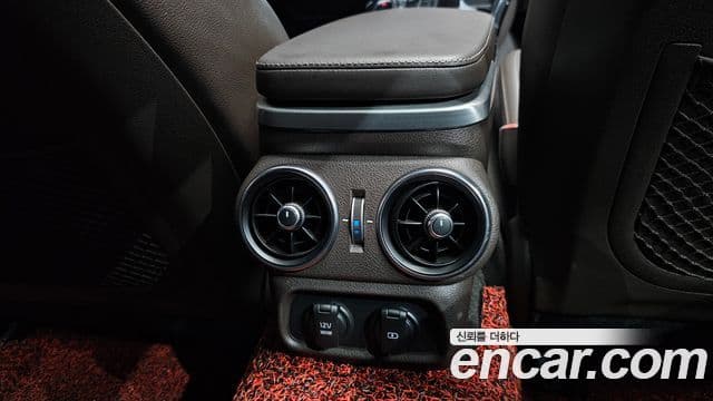 Kia Stinger 2019 — Şəkil 24/36
