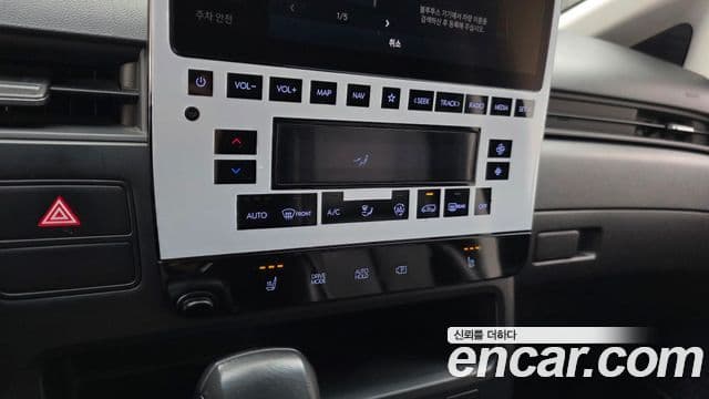 Hyundai Staria 2021 — Şəkil 18/20